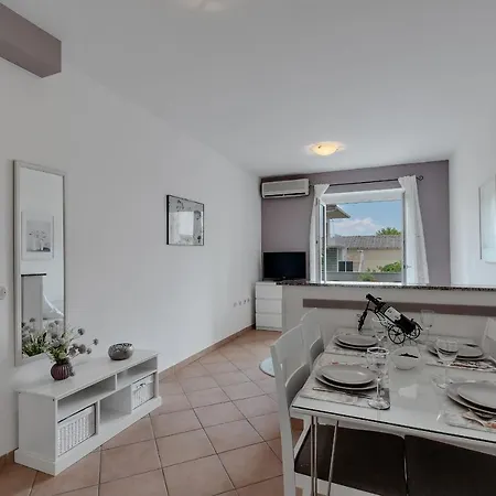 Divna Apartment *